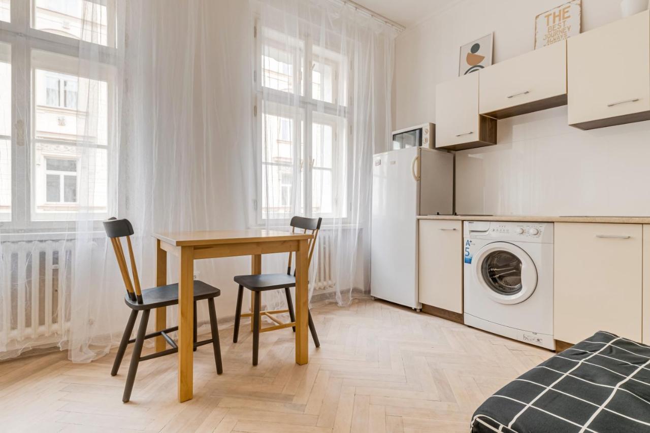 Vita Nejedleho Apartments Prague Exterior photo