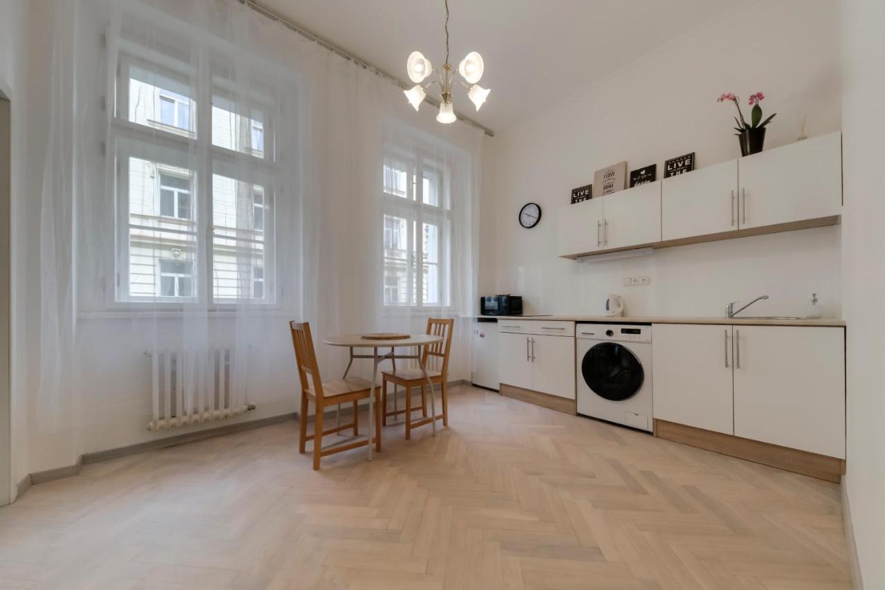 Vita Nejedleho Apartments Prague Exterior photo