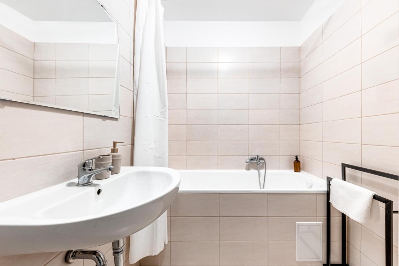 Vita Nejedleho Apartments Prague Exterior photo